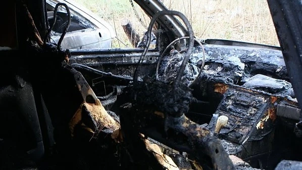 Подпалиха два автомобила на бивш общински съветник в Червен бряг