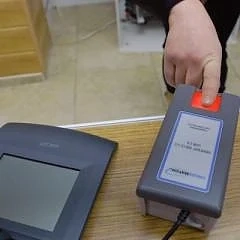 Блокира системата за регистриране в болница с пръстов отпечатък