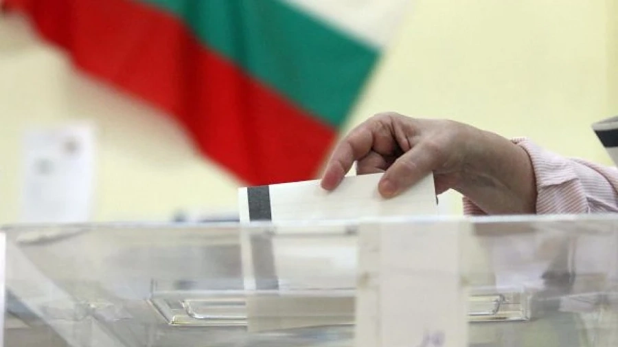 ЦИК: 25,63% за Радев, 22,08% за Цачева 