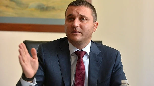 Горанов: Няма да има оставка преди балотажа