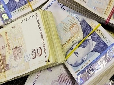 Почти 50 000 българи държат над 100 000 лева на влог