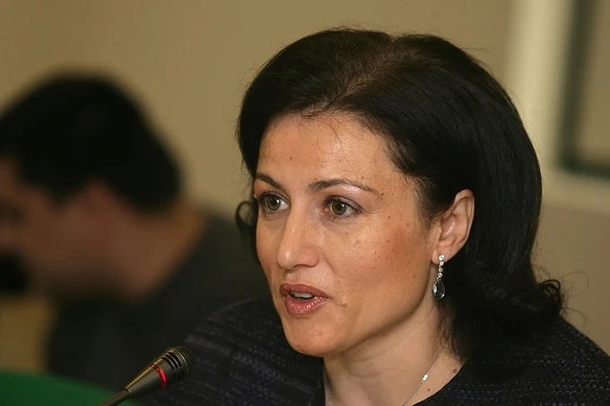 Министър Танева прекрати договор с туроператор