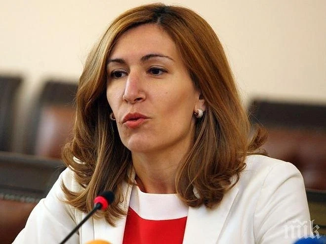 Ангелкова: Не бих приела отново да съм служебен министър
