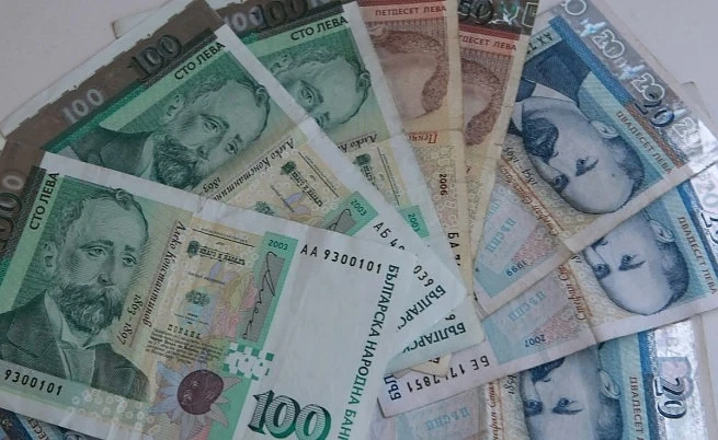 Ръстът на разходите изпреварва с 1% този на доходите