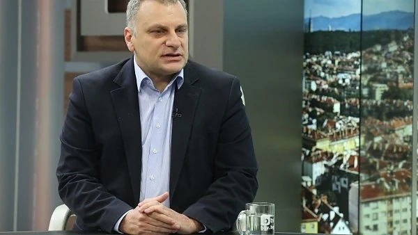 Курумбашев: Останахме без майка, имаме баща в оставка, ходим като сираци