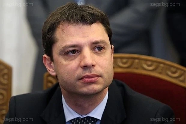 Делян Добрев също обвинен за \
