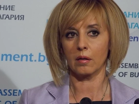 Мая Манолова и екипът на Слави внасят законопроект за мажоритарни избори