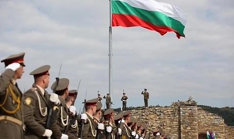  Армията ще купува кораби и изтребители
