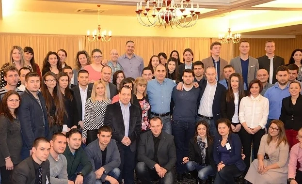 Цветанов пред младежите от ГЕРБ-София:Ще спечелим убедително изборите  