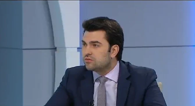 Георг Георгиев: Служебното правителство връща тройната коалиция във властта   