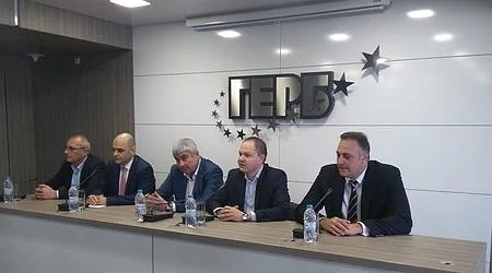 Областeн управител освободен, защото си подал молба за отпуск, преди да я подадe