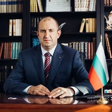Румен Радев: Партиите да се отнасят с отговорност към темата „Сигурност“