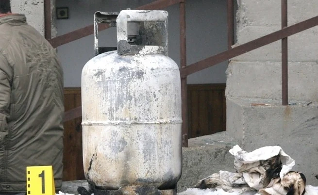 Гръмна газова бутилка във варненски мол