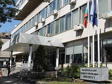 Край с ходенето до бюрото по труда