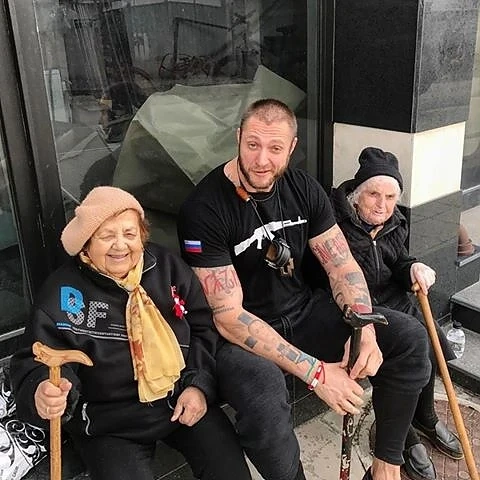 Баби чукат бастуна с Любо Чука