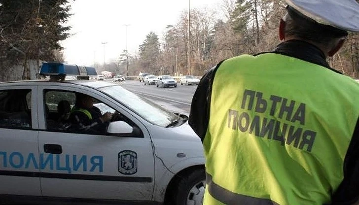 КАТ започва проверки за колани и каски на пътя