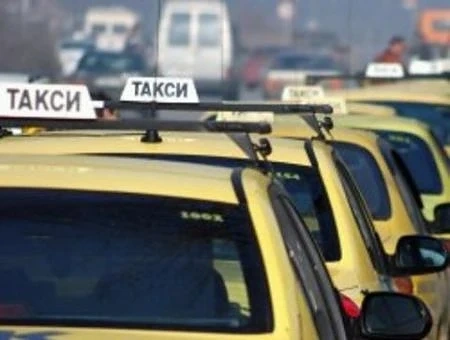 Протест на таксиметрови шофьори- ще се явяват на изпит през 5 г.