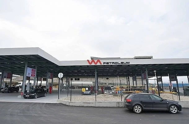 Софийската бензиностанция на Марешки пустее