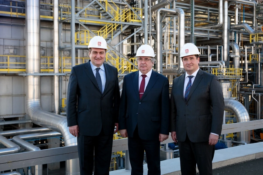 ПОСЛАНИК АНАТОЛИЙ МАКАРОВ ПОСЕТИ  „ЛУКОЙЛ НЕФТОХИМ БУРГАС”