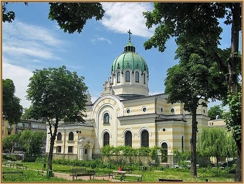 Крадци задигнаха дарения на църква в центъра на София