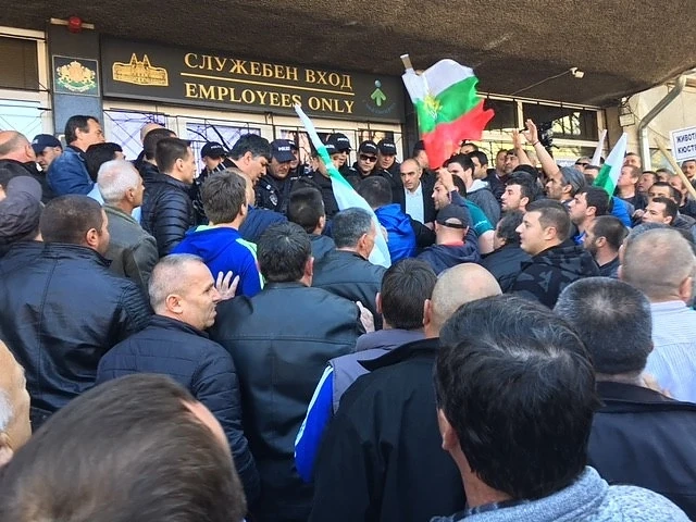 Земеделски производители протестират пред МЗХ 