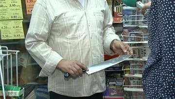 Размерът има значение. Продавач уплаши крадец, извади по-голям нож от неговия