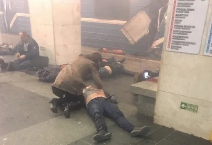 Взрив в Петербургското метро, има много ранени и загинали (СНИМКИ/ВИДЕО 18+)  