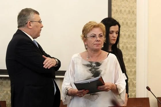 КЗК не разследва Марешки за цените на горивата, а за нелоялна конкуренция с лекарства