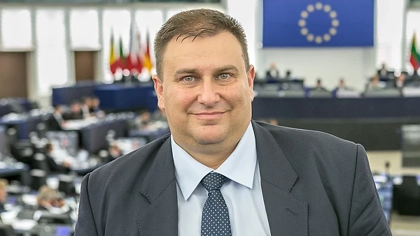 ГЕРБ: Еврокомисията е наясно с рисковете от инфилтриране на терористи в миграционните потоци