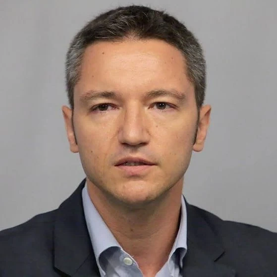 Вигенин: Хитрина на ГЕРБ е офертата Нинова да стане парламентарен шеф