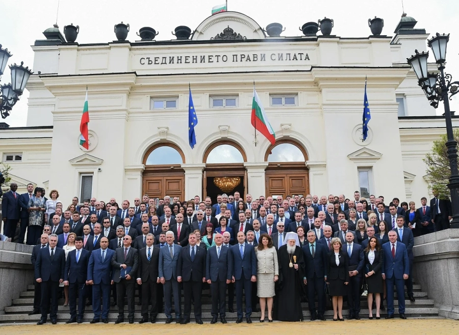 Първият ден на 44-ия парламент в снимкa