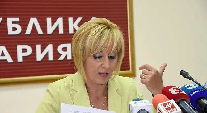 Мая Манолова и КНСБ внасят пакет от мерки срещу „модерното робство“  