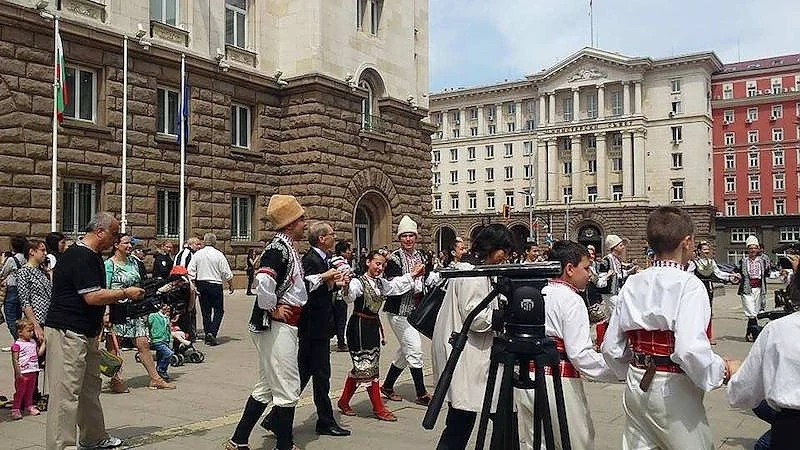 Кръшни хора се извиха в центъра на София