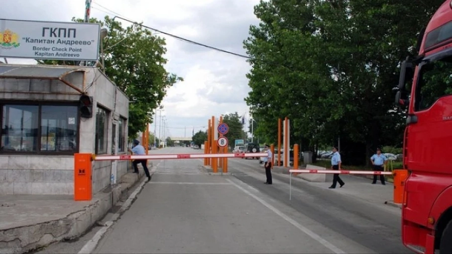 Огромна опашка от товарни автомобили на  „Капитан Андреево“