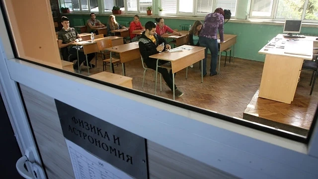 Зрелостниците се явяват на втора матура