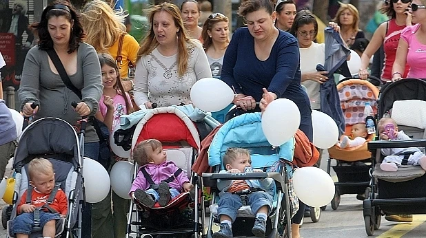 НОИ с важно съобщение за майките, които се връщат по-рано на работа