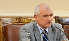 Депутатите решават оставката на Димитър Главчев! 