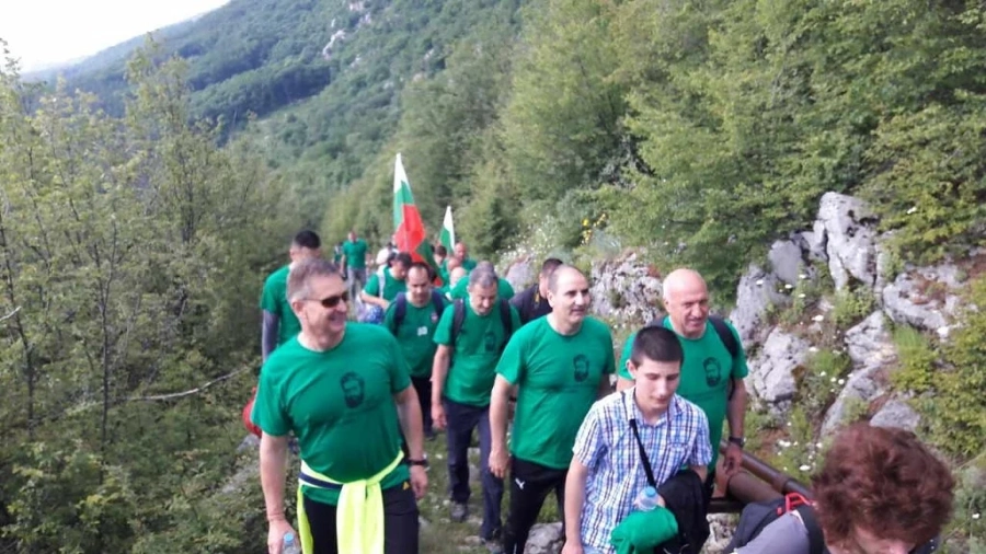 Цветанов на път за връх “Околчица”: Родолюбието трябва да бъде част от живота на всеки българин
