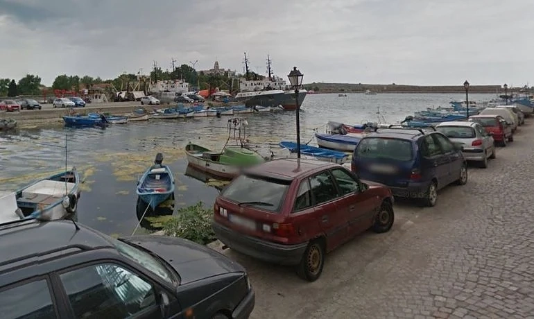 Eдно паркомясто за 1500 туристи по морето