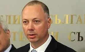 Росен Желязков: Премиерът забранил отпуските, докато не станат административните улеснения