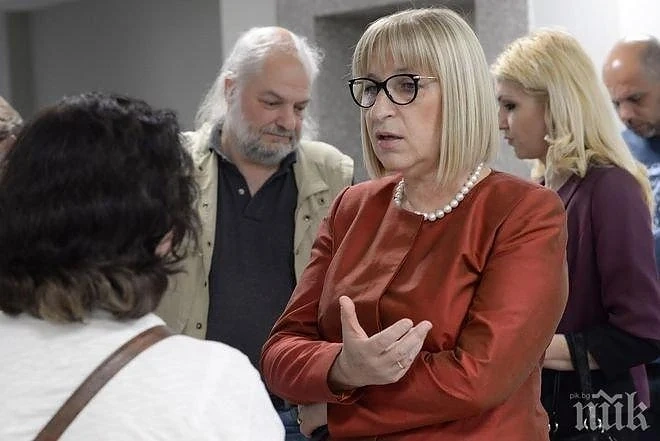 Цецка Цачева провери Агенцията по вписванията след сигнал на граждани