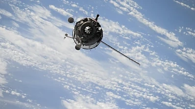 SpaceX изстреля ракета Фолкън-9 с 10 сателита от военна база в САЩ