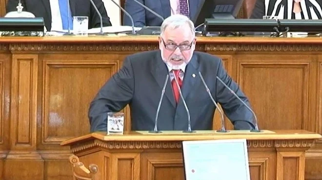 Велков към Цветанов за полицейските униформи: Косми ми поникнаха на езика да ви повтарям