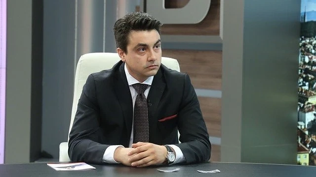 15/15 срещу Мария Габриел или как се става за резил
