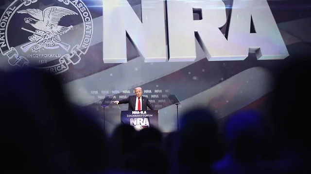 Тръмп може да е нелеп, но тези зад него са страшни* 