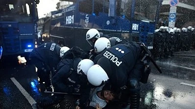 70 пожаникари гасиха пожар на лондонския пазар Камдън лок