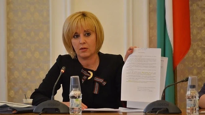 Манолова: Действащият закон за ЧСИ е диктат над гражданите