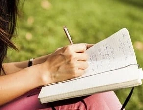 Започва конкурсът за любовна лирика „Горчиво вино“ 2017