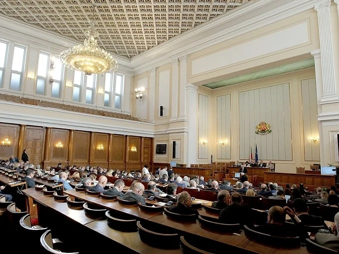 Депутатите ще ваканцуват от днес до 1 септември