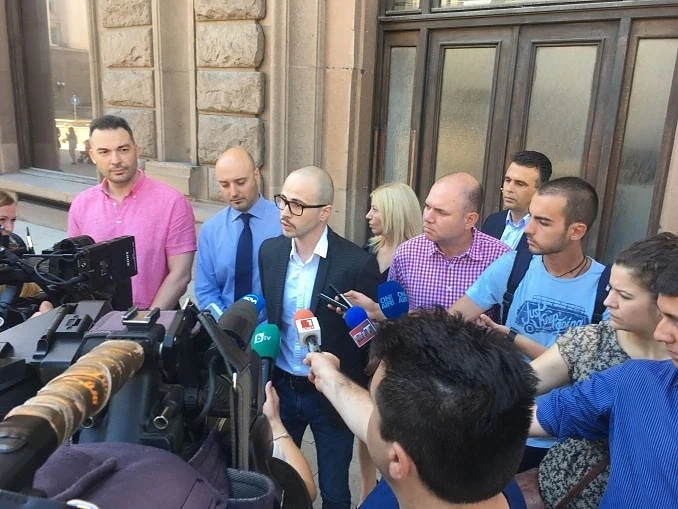 ДСБ, „Да, България”, БЗНС, „Зелените” и ДЕОС поискаха от президента вето на три закона